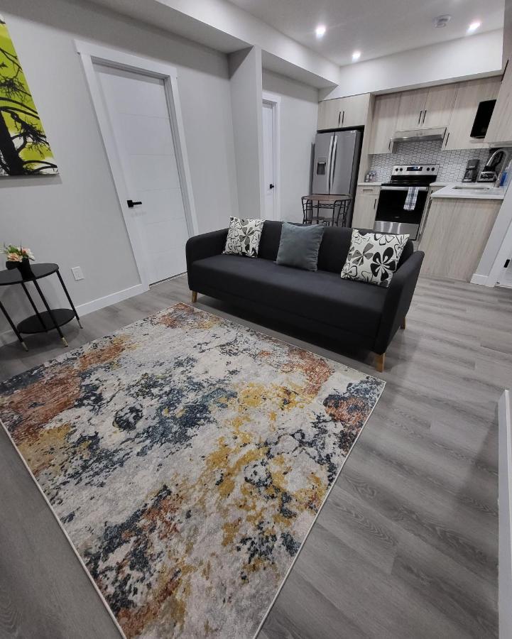 Luxury Suite In Calgary Nw Ngoại thất bức ảnh