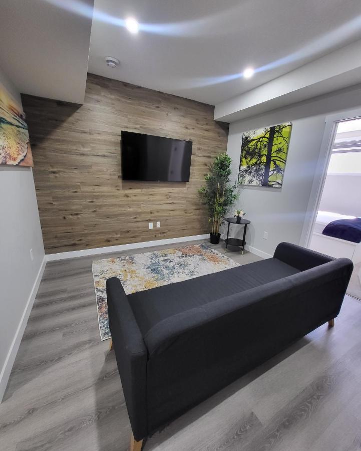 Luxury Suite In Calgary Nw Ngoại thất bức ảnh