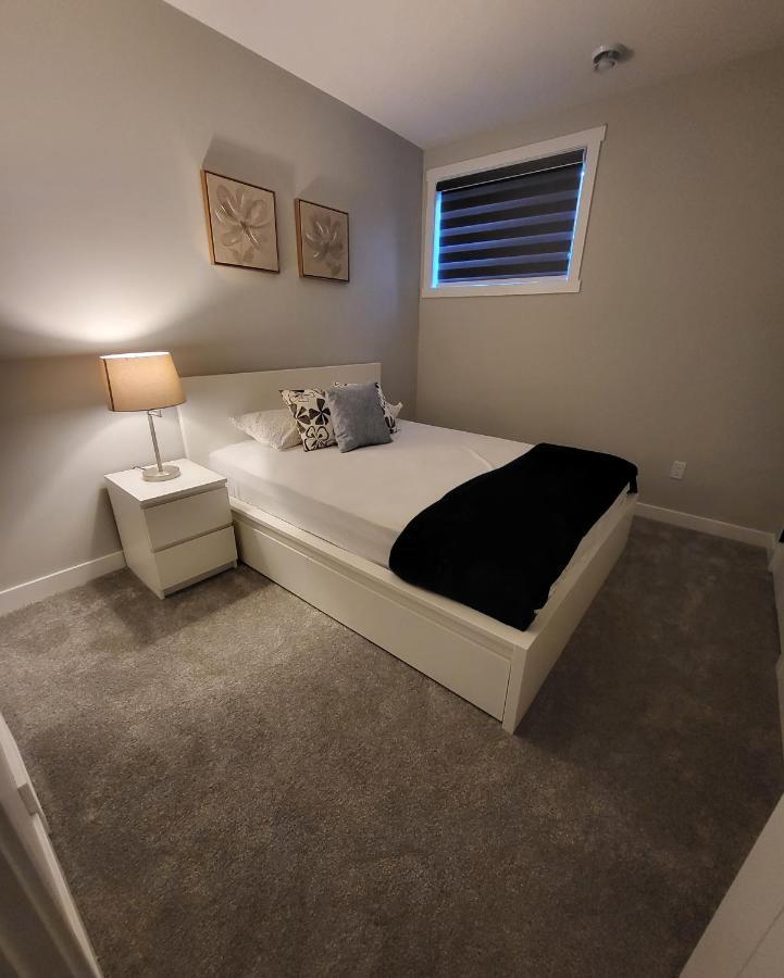 Luxury Suite In Calgary Nw Ngoại thất bức ảnh