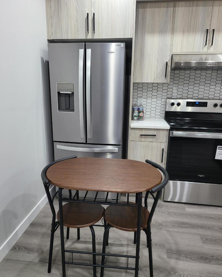 Luxury Suite In Calgary Nw Ngoại thất bức ảnh