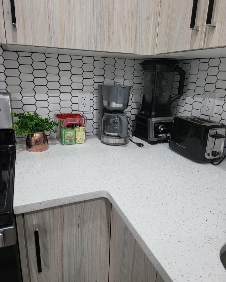 Luxury Suite In Calgary Nw Ngoại thất bức ảnh