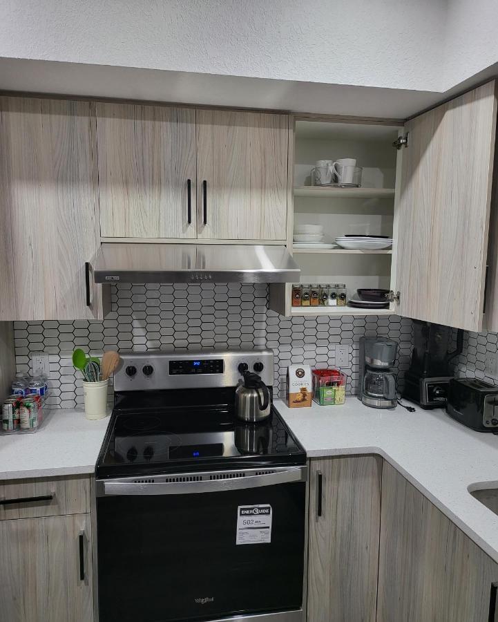 Luxury Suite In Calgary Nw Ngoại thất bức ảnh